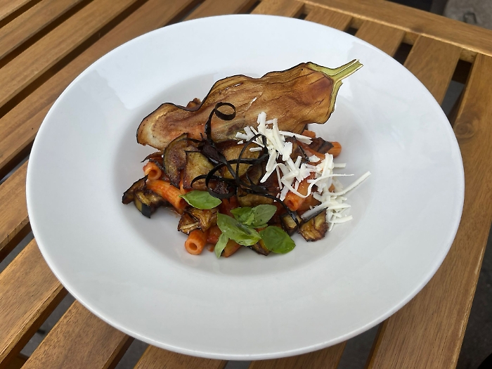 La Norma pi&ugrave; buona di Catania?  Joe Bastianich incorona la chef Dina Ferrari