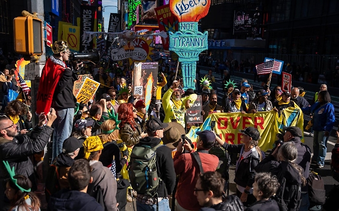 &laquo;No Kings&raquo;, l'America in piazza per dire no alla svolta autoritaria di Trump
