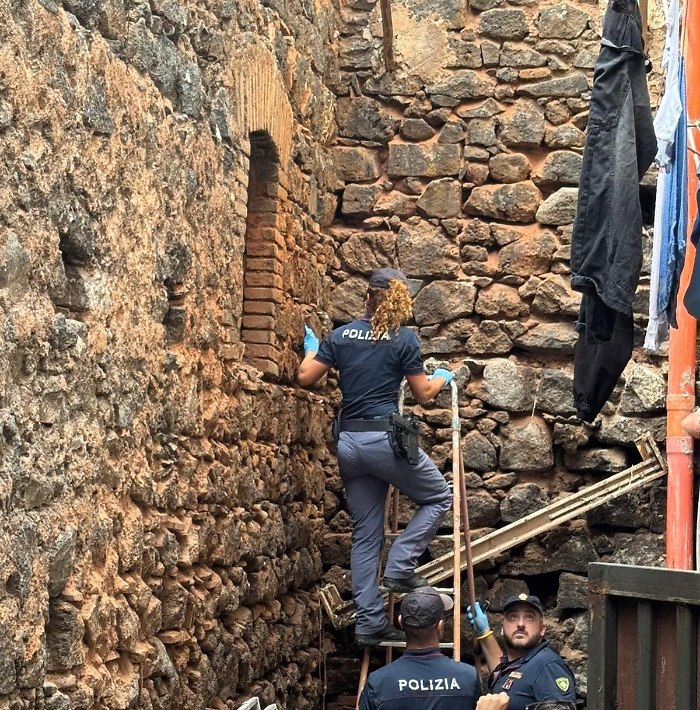 A San Cristoforo riapre la "drug room": 13 assuntori di crack identificati e denunciati 