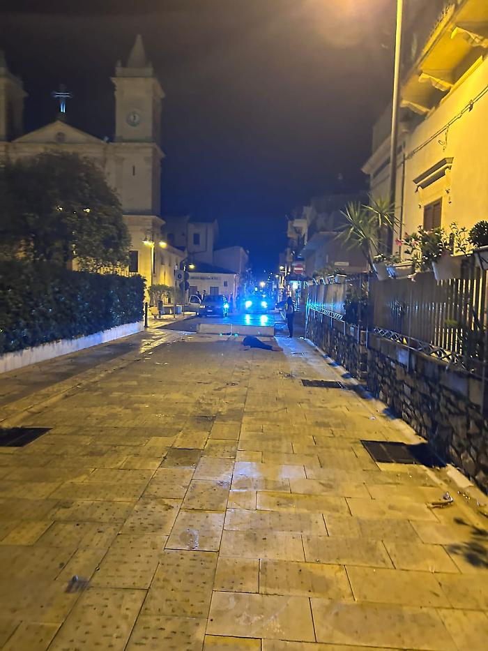 Rissa tra cittadini stranieri, uomo accoltellato