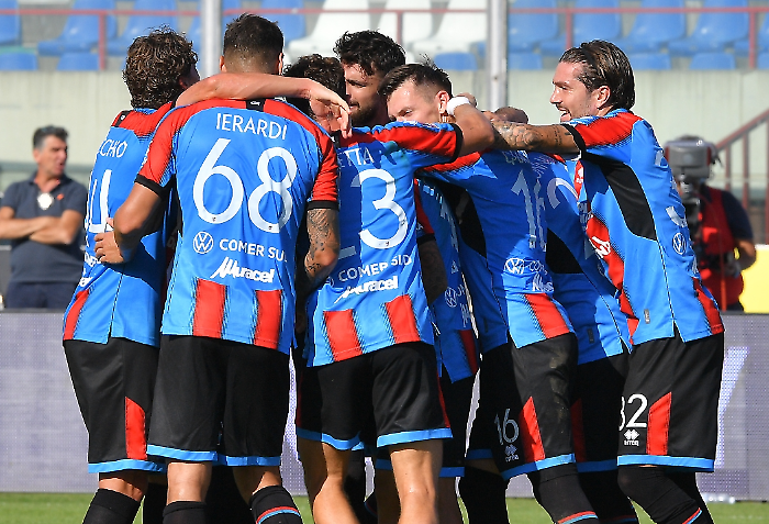 Catania, la citt&agrave; della gioia. Cronaca di un luned&igrave; di ordinaria soddisfazione