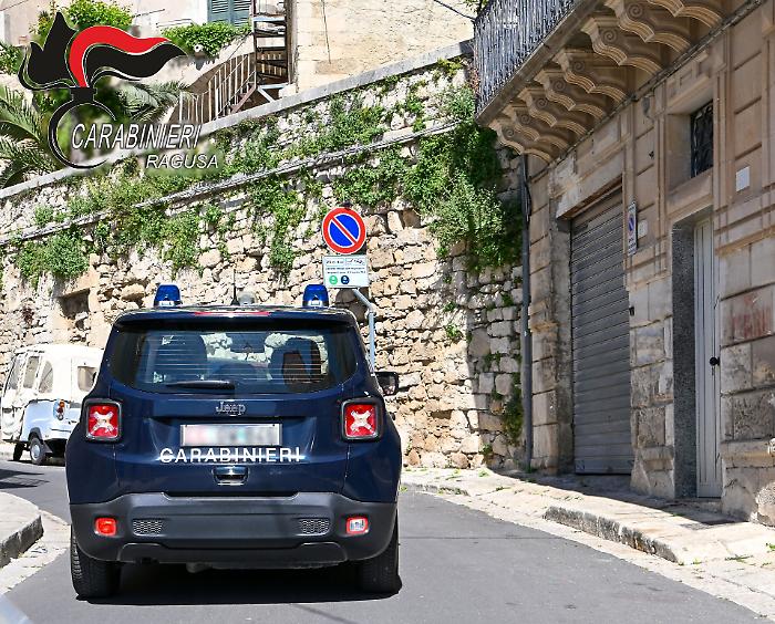 Ragusa, controlli serrati in centro storico:  denunciata una 18enne tunisina e un 22enne egiziano