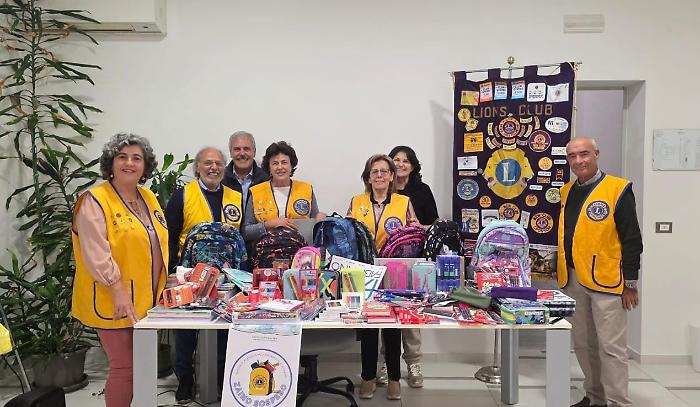 Ragusa e lo Zaino sospeso, un gesto di solidariet&agrave; che fa scuola