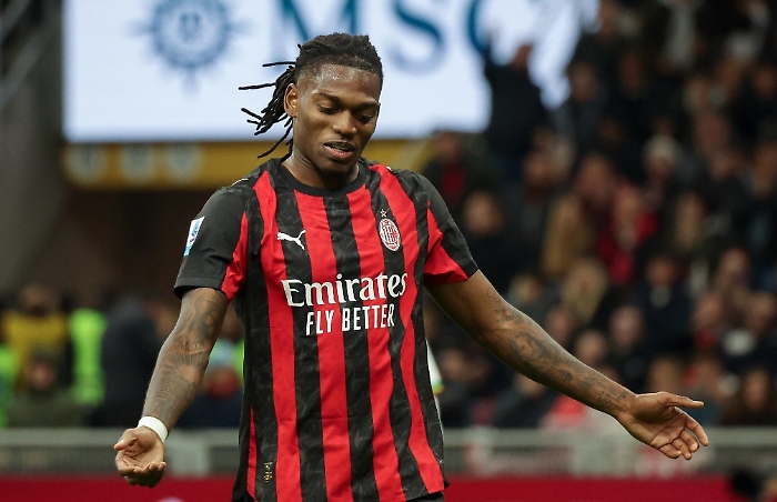 Napoli in vetta, tre inseguitrici a un punto: Milan festeggia con Maignan, Inter al fotofinish e Spalletti rilancia la Juventus