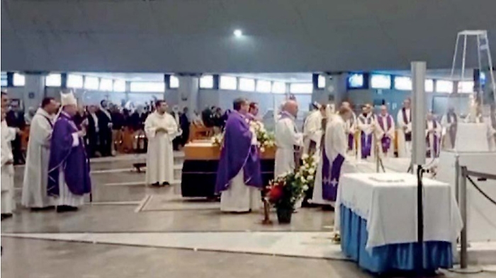 L'omaggio della citt&agrave; al professore ed ex sindaco