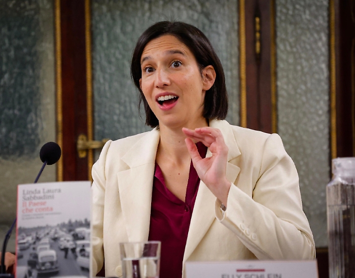 Sanit&agrave; e appalti, Elly Schlein: &laquo;Sicilia ostaggio di un sistema di potere&raquo;. E a Schifani dice: &laquo;Tragga le conseguenze&raquo;
