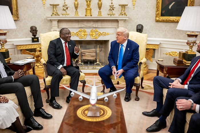 Trump boicotta il G20 in Sudafrica: &laquo;Perseguitano i bianchi&raquo;