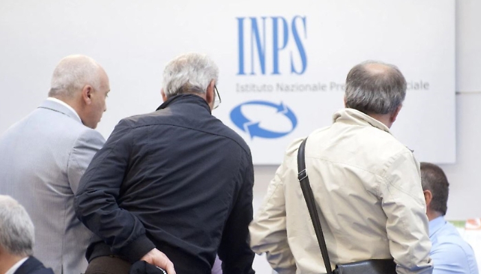 Pi&ugrave; pensionati che lavoratori: Messina sotto pressione, Ragusa regge