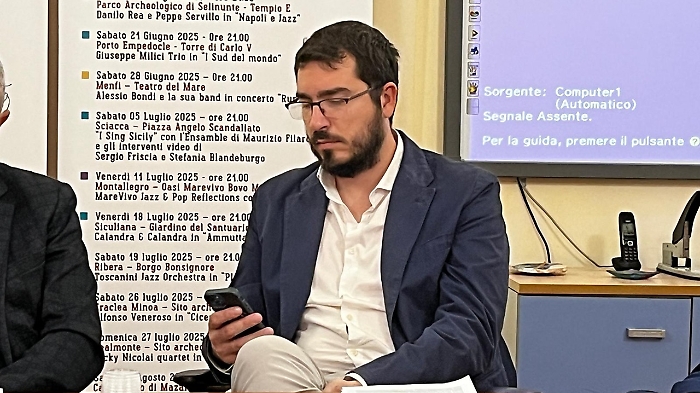 Terremoto politico a Sciacca, il sindaco manda a casa gli assessori del Pd (suo stesso partito) e il M5S