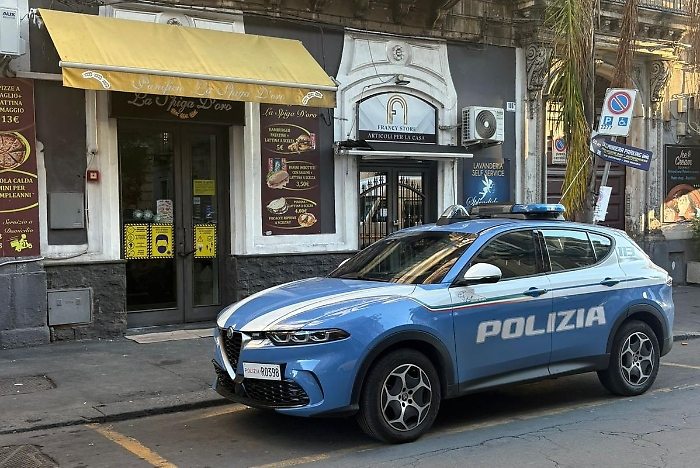 Catania, colpi di pistola contro la vetrina di un panificio di via Plebiscito