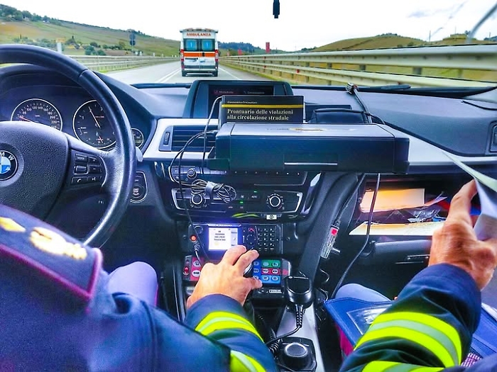 Caltanissetta, ambulanza utilizzata come un taxi sanitario ma non aveva l'autorizzazione: sequestrata