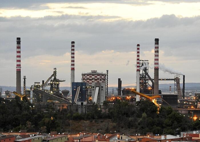 Scontro sull'ex Ilva, i sindacati: il governo vuole chiuderla; cassa integrazione verso quota 6.000