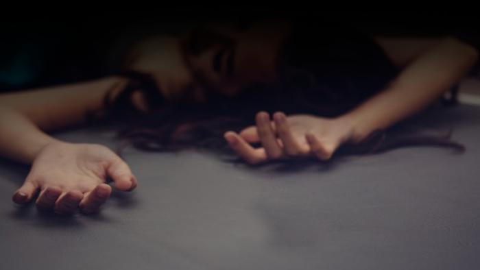 Ragazza di 23 anni trovata senza vita nel suo letto a Caltanissetta: disposta l'autopsia