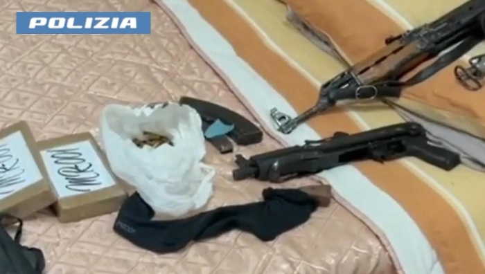 L&rsquo;arsenale trovato sotto il letto: il custode "Cipolla" condannato a otto anni