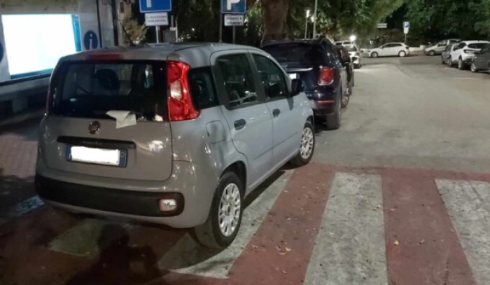 Sosta abusiva nei parcheggi per i disabili: scattano 70 multe in una sera