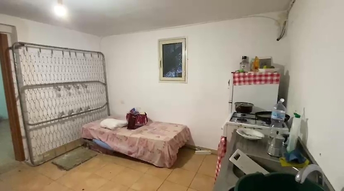 Case per la prostituzione e &ldquo;servizi extra&rdquo; a pagamento: 4 indagati colpiti da misura cautelare