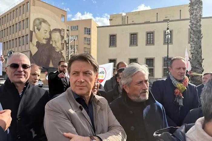 L'attacco di Giuseppe Conte al governo siciliano: &laquo;Schifani e il suo esecutivo vadano a casa&raquo;
