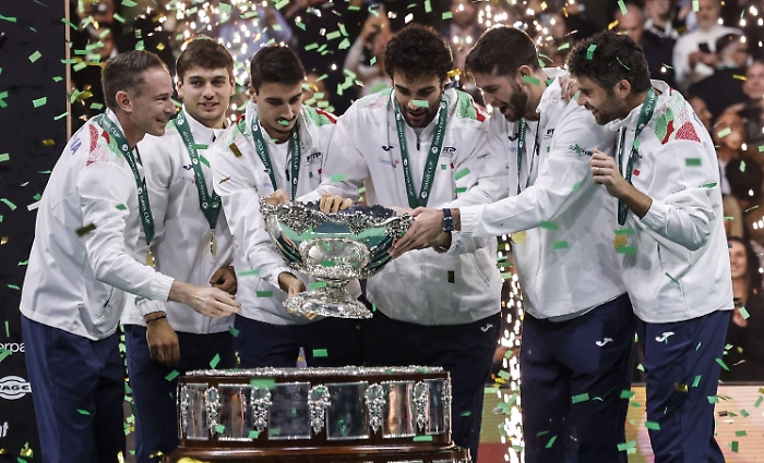 Dalle ATP Finals alla Coppa Davis: l'Italia del tennis celebra un'età dell'oro con Sinner e Cobolli