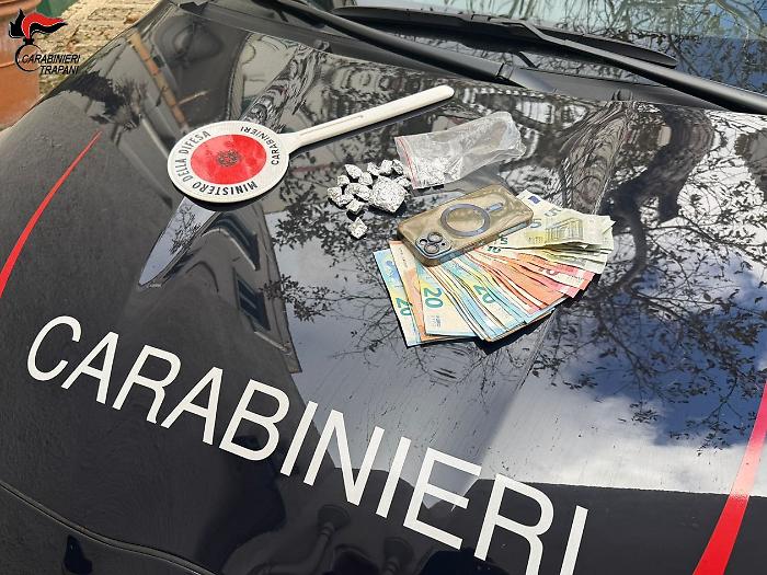 Trapani, arresto per droga nel quartiere Sant’Alberto: 21enne fermato dai carabinieri