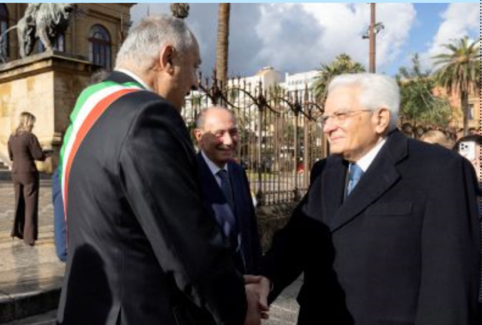 Mattarella celebra Palermo Capitale del volontariato: «I volontari fanno la storia d'Italia