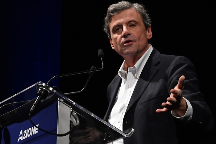 Calenda e le accuse a Lega e M5S: «In Italia ci sono partiti finanziati dalla Russia di Putin»