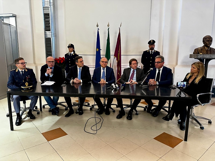 Il procuratore De Lucia: «La mafia attrae i giovani, il pizzo resta un tabù per i commercianti»