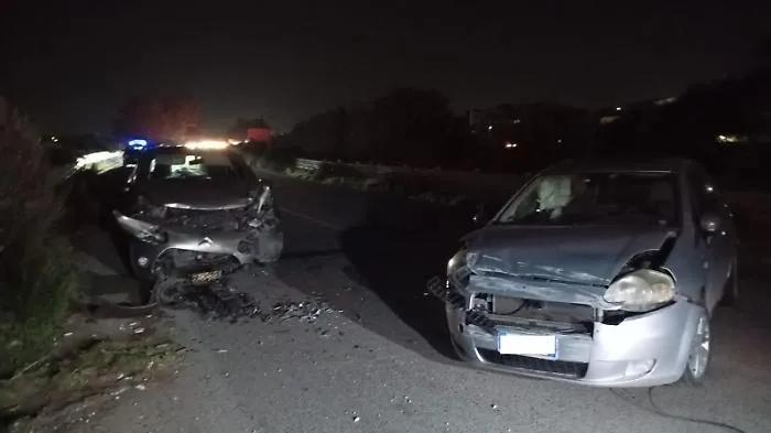 Vetture completamente distrutte a seguito del violento urto di questa sera sulla Sp 19