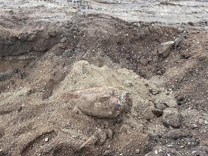 Milazzo, in un cantiere edile trovata una bomba della Seconda guerra mondiale: arrivati gli artificieri dell'Esercito italiano