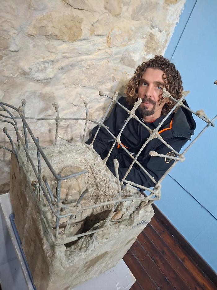 Vittoria, un'installazione per evidenziare la sacralit&agrave; della vita in tempi di guerra