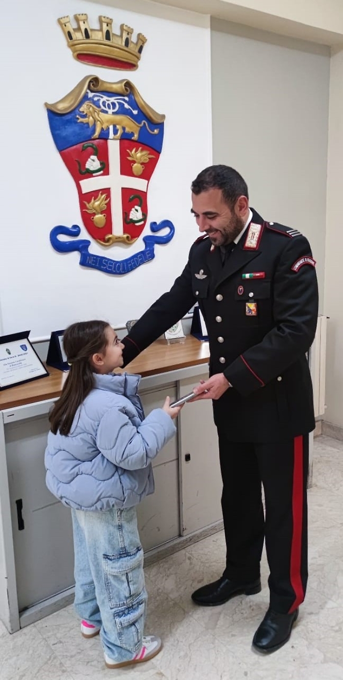 Ladra ai domiciliari beccata con l&rsquo;iPhone rubato nascosto nella centralina dell&rsquo;acqua
