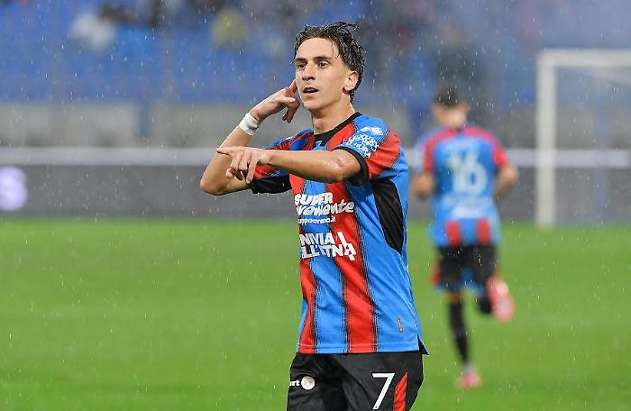Jim&eacute;nez resta al Catania: contratto esteso fino al 2028