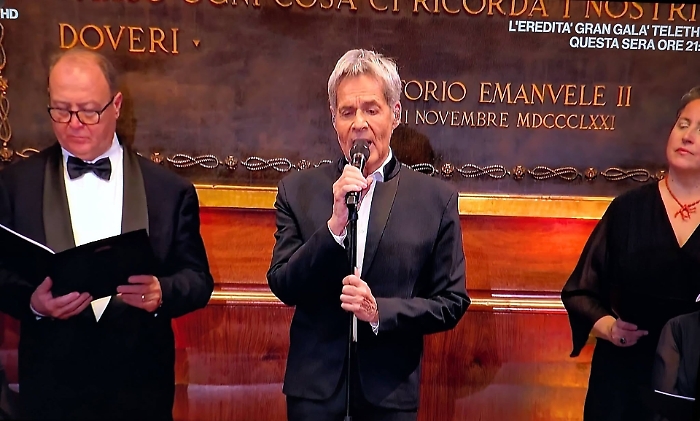 Claudio Baglioni commuove al concerto di Natale in Senato: &laquo;Avrai&raquo;, da padre a figlio