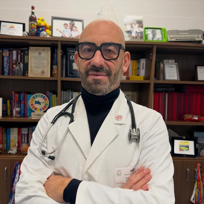 Influenza, Bassetti furioso contro i non vaccinati: &laquo;E ora ci chiediamo come salvare il Natale?&raquo;