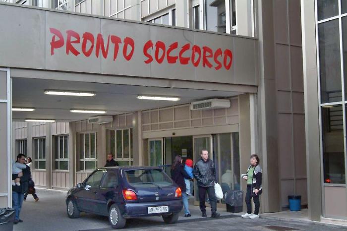 Bimbo ferito da un colpo di arma da fuoco: giallo a Pomigliano d'Arco