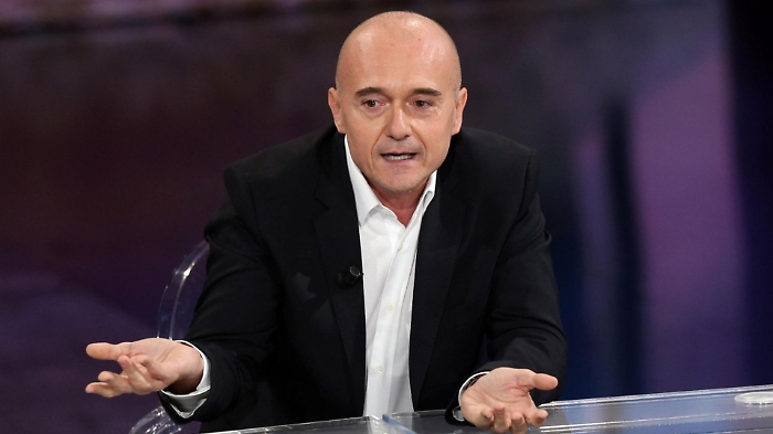 Alfonso Signorini si ferma: &laquo;Basta campagne diffamatorie&raquo;