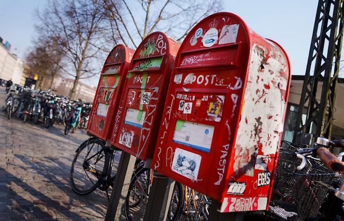 L&rsquo;ultimo giro della cassetta rossa: la Danimarca consegna l&rsquo;ultima lettera e chiude 401 anni di posta