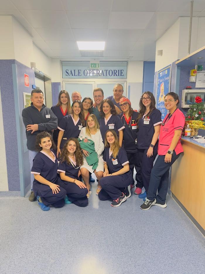 Al Garibaldi-Nesima si brinda per la nascita di Zhoe: &egrave; la prima nata a Catania del 2026