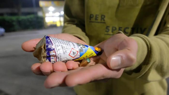 Modica, petardo gli esplode in mano: ferito un 60enne