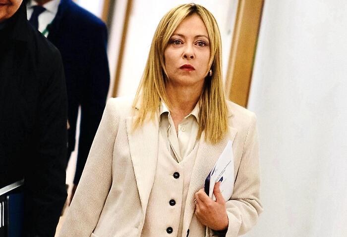 Meloni lancia l'allarme: la reazione scomposta dell'Iran pu&ograve; trascinare l'Italia in un'escalation