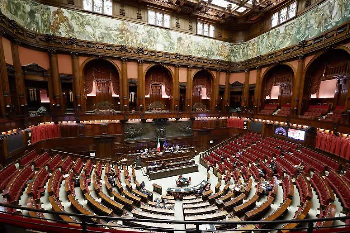 Il Parlamento riprende i lavori dopo la pausa di Natale: il 9 gennario conferenza di Meloni