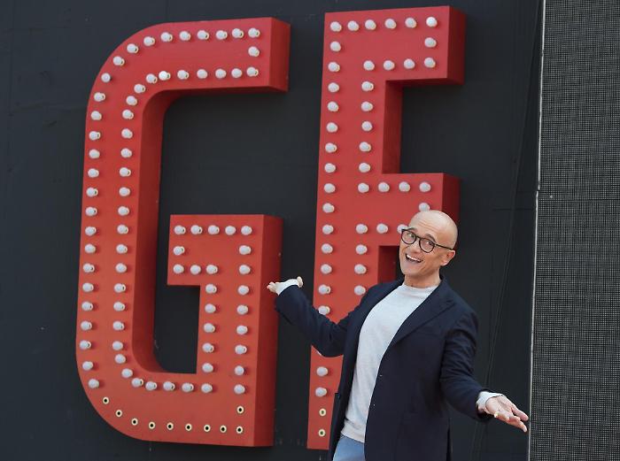 Caso Signorini, tre ore davanti ai pm: il presentatore respinge le accuse e rilancia sulle &ldquo;calunnie&rdquo;