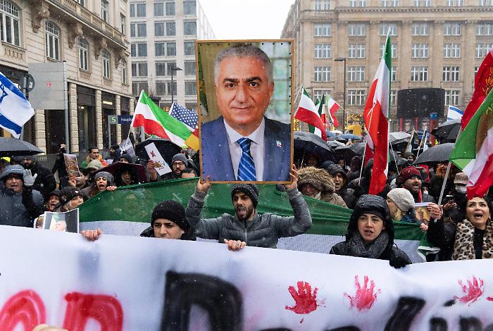 L'Iran chiaro con Trump: &laquo;Qualsiasi attacco porter&agrave; ritorsioni contro Israele e le basi Usa&raquo;