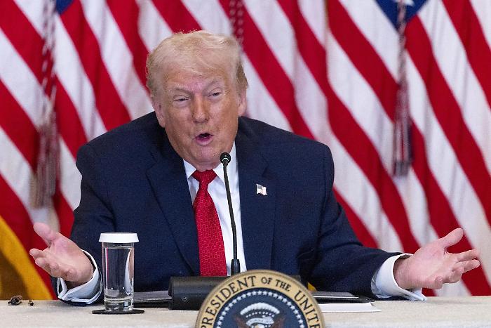 Crisi in Iran, Trump: &laquo;Mi sono autoconvinto a non attaccare&raquo;