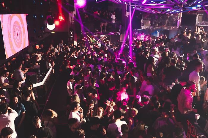 Catania, una minorenne si sente male all&rsquo;happy hour, lasciata sola dagli amici: avviate indagini 