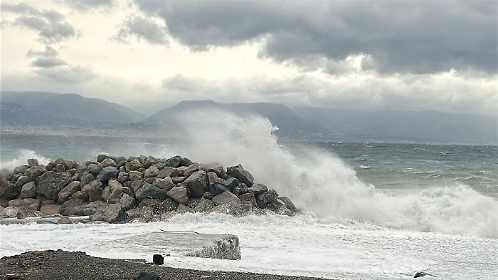 Maltempo a Messina, il Governo rassicura: &laquo;Fondi nel prossimo decreto&raquo;. Ma l'allerta continua al Sud