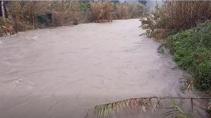 Allerta Anapo: fiume in piena. Il sindaco: &laquo;Salire ai piani alti&raquo;