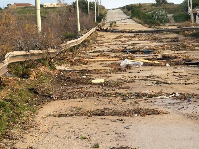 Onde e vento devastano il litorale: Marzamemi e Portopalo in allerta