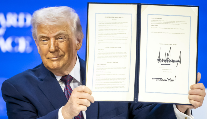 Davos, l&rsquo;economia &ldquo;miracolo&rdquo; di Trump alla prova dei numeri: crescita forte, ma tra stime ballerine e dati ritardati