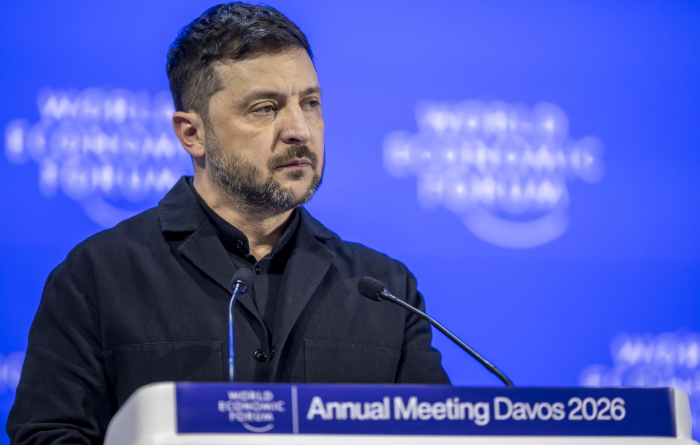 Zelensky dopo il vertice con Trump: &laquo;Incontro positivo e produttivo&raquo;. Ma sferza l'Europa: &laquo;Divisa e persa&raquo;. Domani il trilaterale Ucraina-Usa-Russia