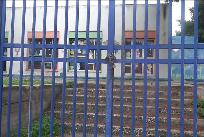 Bambini al gelo da un mese: la scuola "Perriera" resta senza riscaldamento per un pezzo mancante della caldaia